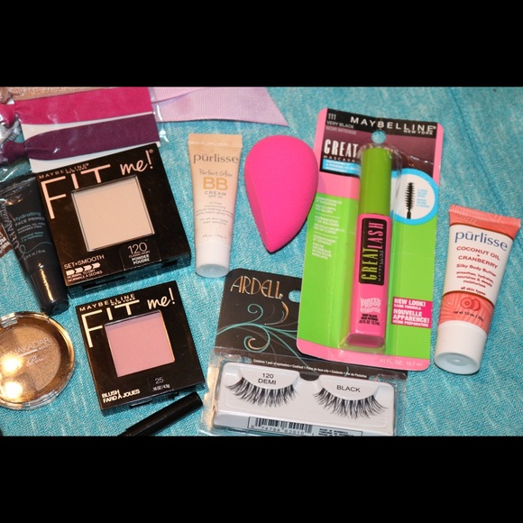 HUGE NEW 24 Piece Makeup bundle! - Picture 4 of 6